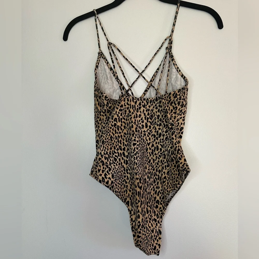 Forever 21 Leopard Print Criss-Cross Bodysuit (M) - Picture 2 of 4